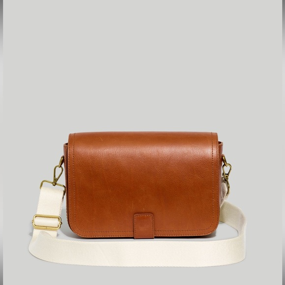 Madewell - The Transport Flap Shoulder Bag in English Saddle - Picture 8 of 9